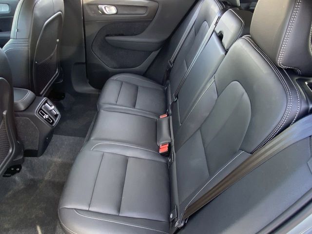 2025 Volvo XC40 Plus - Photo 18