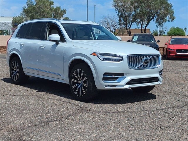 2025 Volvo XC90 Core photo 4