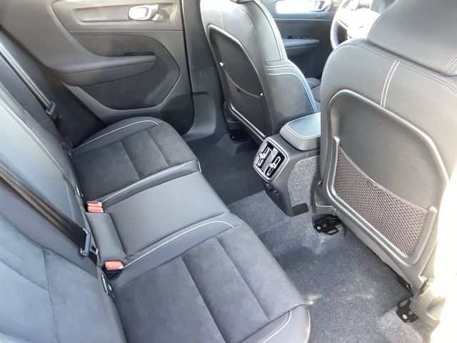 2026 Volvo XC40 Ultra - Photo 15