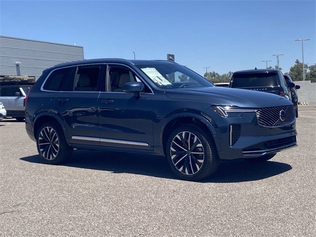 2026 Volvo XC90 B5 Plus photo 3
