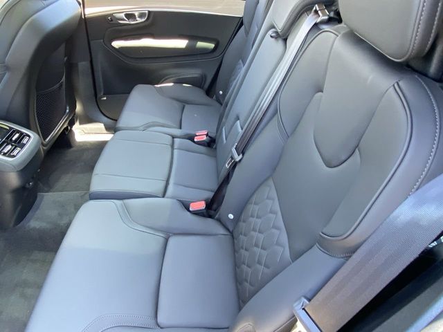 2025 Volvo XC90 Plus - Photo 18