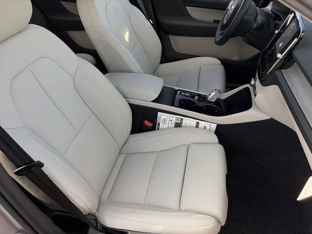 2026 Volvo XC40 Ultra - Photo 12