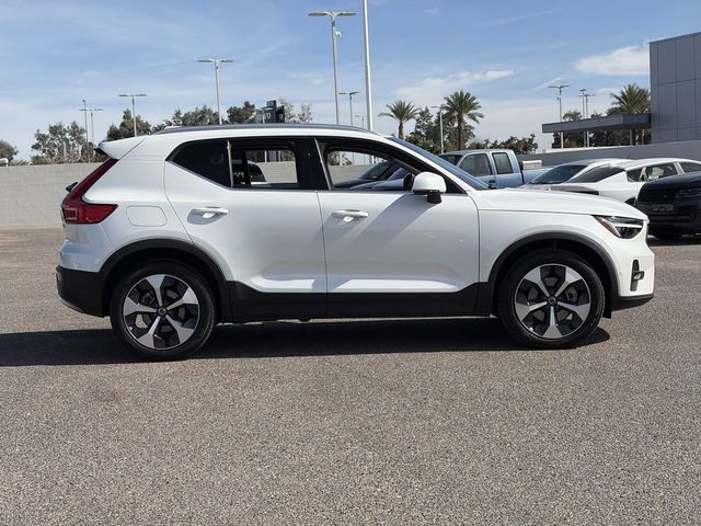 2025 Volvo XC40 Plus - Photo 6