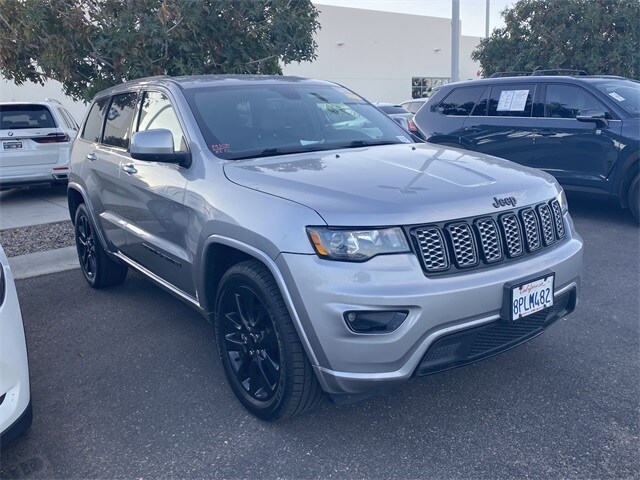 2019 Jeep Grand Cherokee Laredo photo 3