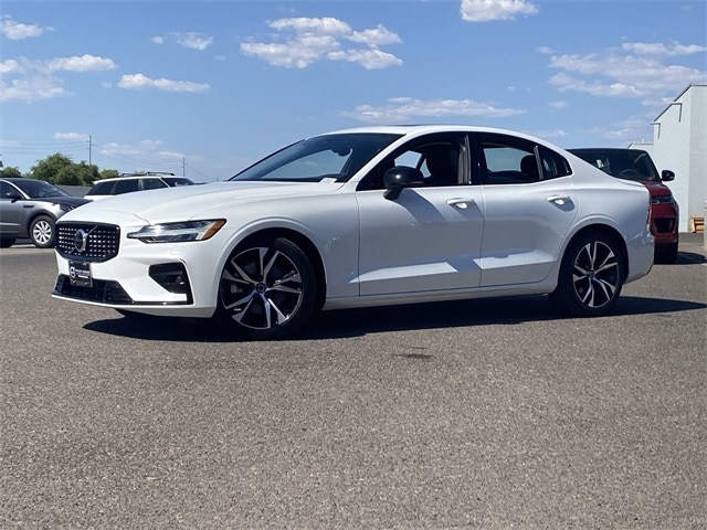 Used 2024 Volvo S60 Core with VIN 7JRL12TKXRG297142 for sale in Glendale, AZ