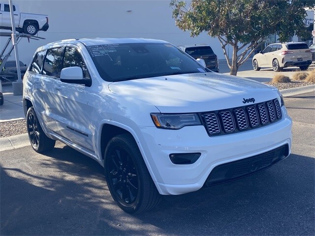 2022 Jeep Cherokee Laredo photo 2