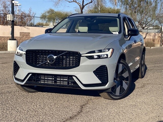 2025 Volvo XC60 Hybrid T8 Plus photo 3