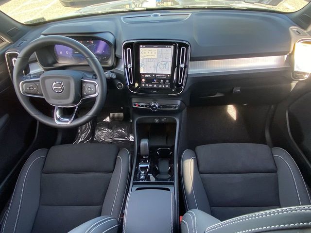 2026 Volvo XC40 Ultra - Photo 16