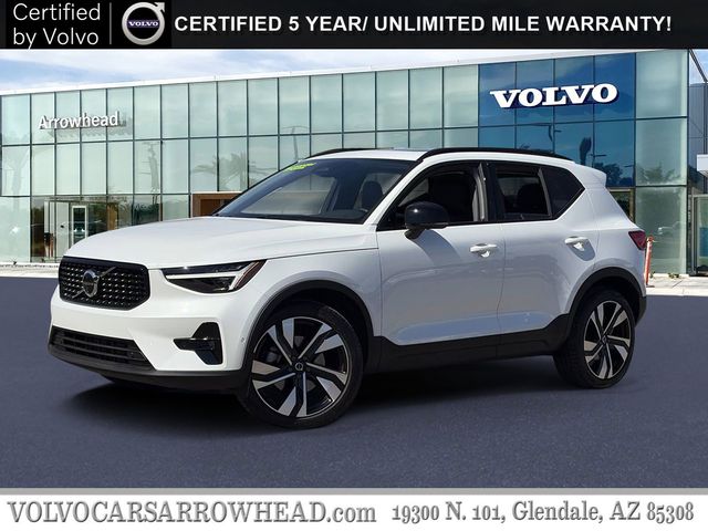 2025 Volvo XC40 B5 Plus Dark AWD's photo