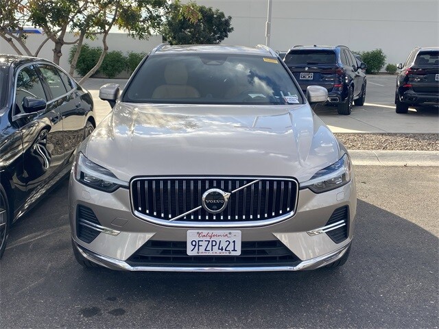 2023 Volvo XC60 B5 Ultimate photo 2