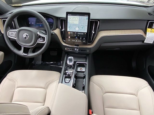 2026 Volvo XC60 Plus - Photo 16