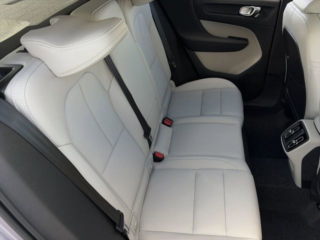 2026 Volvo XC40 Ultra - Photo 14
