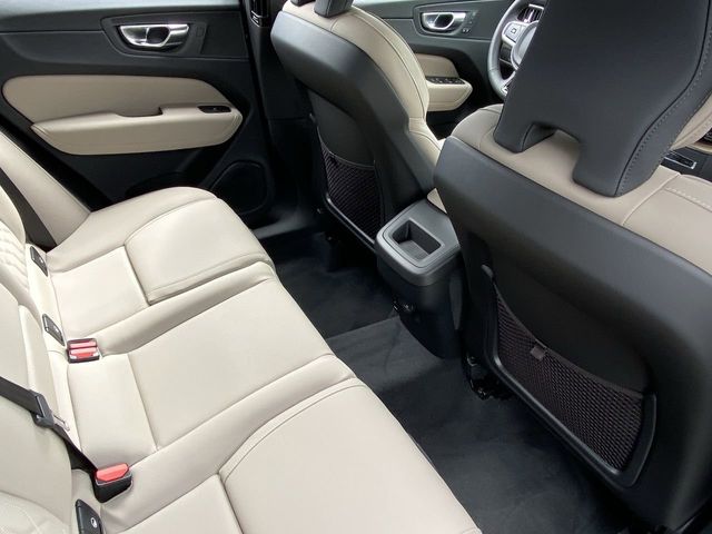2026 Volvo XC60 Plus - Photo 15