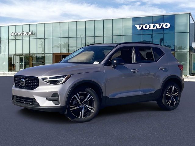 2026 Volvo XC40 B5 Core Dark AWD's photo