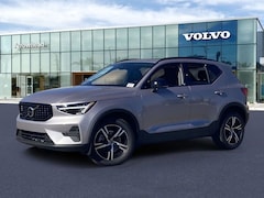 2026 Volvo XC40 B5 Core SUV