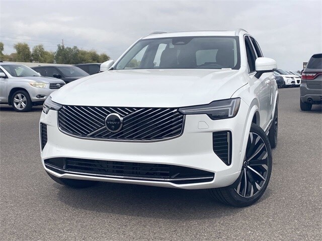 2025 Volvo XC90 B5 Plus photo 2