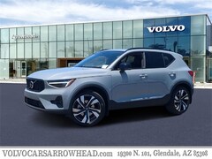 2025 Volvo XC40 B5 Plus Dark Theme SUV