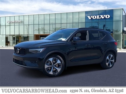 2025 Volvo XC40 B5 Plus Dark Theme SUV