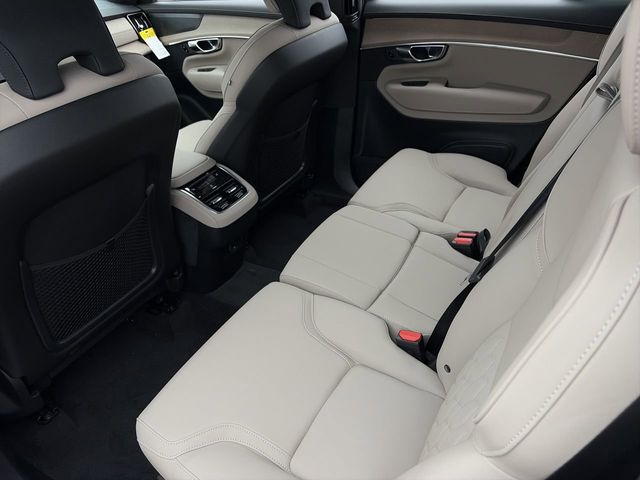 2026 Volvo XC90 Plus - Photo 17