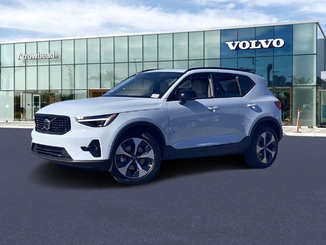 2026 Volvo XC40 B5 Plus Dark AWD's photo