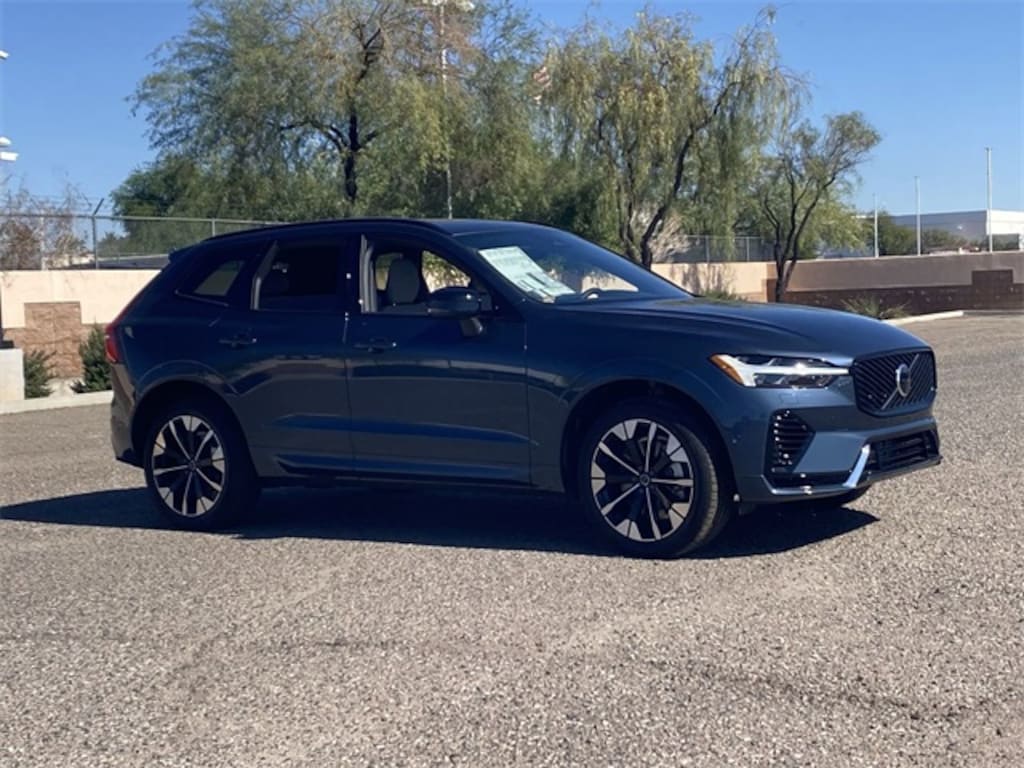 New 2026 Volvo XC60 plug-in hybrid T8 Plus SUV