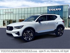 2025 Volvo XC40 B5 Plus Dark Theme SUV