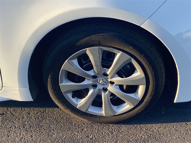 2024 Toyota Corolla LE photo 4