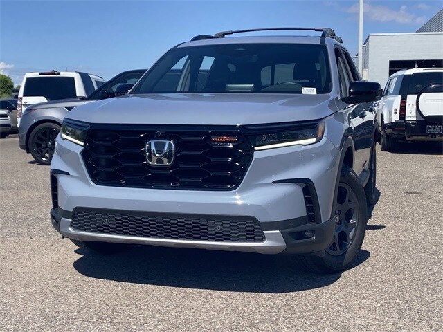 2024 Honda Pilot TrailSport photo 2