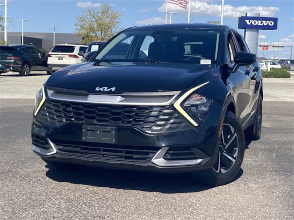 Used 2023 Kia Sportage Hybrid LX SUV