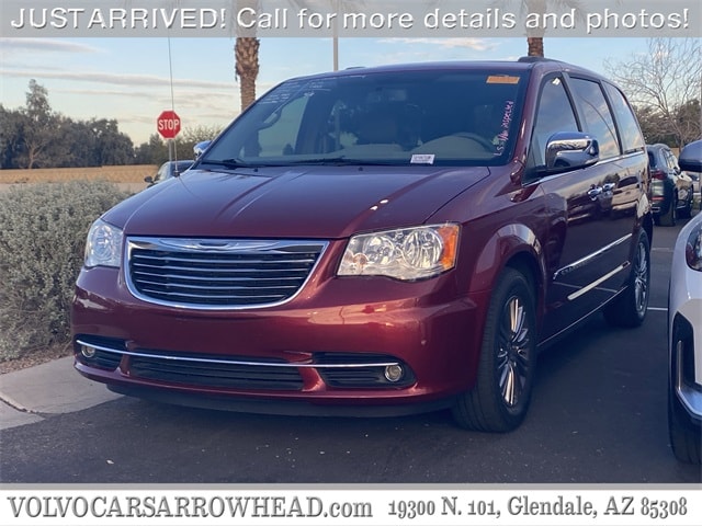 2013 Chrysler Town & Country Touring-L's photo