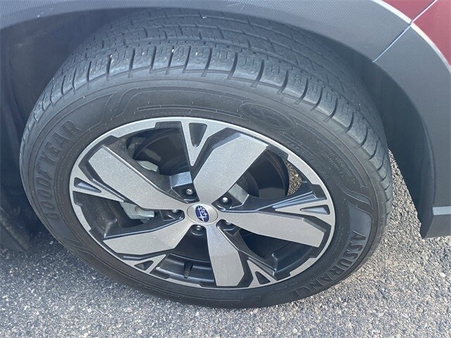 2020 Subaru Forester Touring photo 3