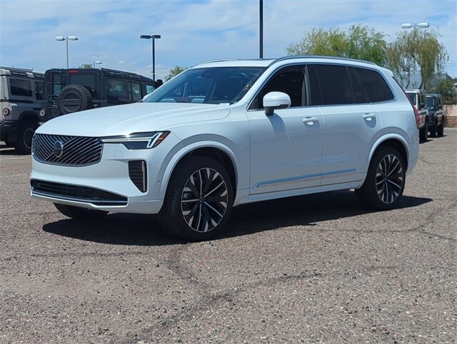 2025 Volvo XC90 Plus photo 2