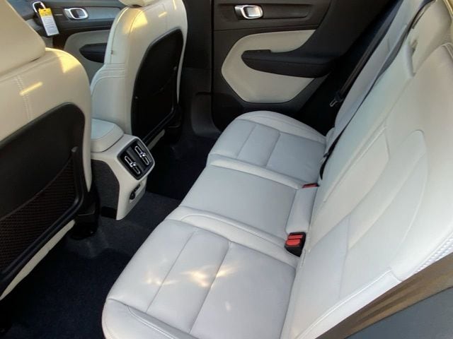 2026 Volvo XC40 Ultra - Photo 17