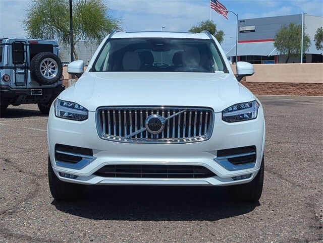 2025 Volvo XC90 Core photo 3