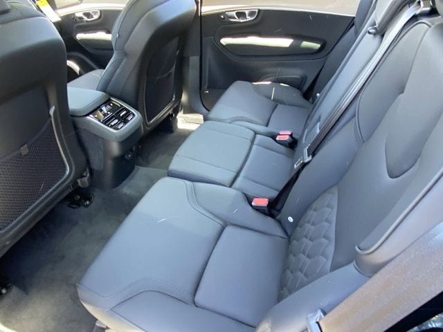 2025 Volvo XC90 Plus - Photo 17