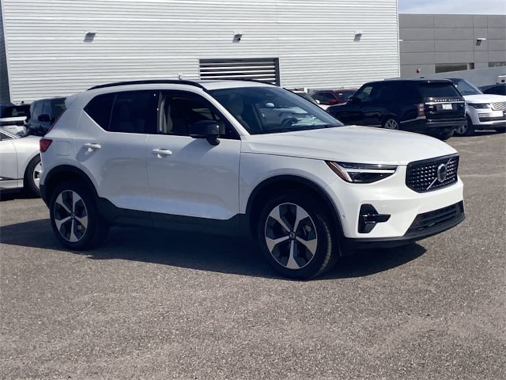 Used 2026 Volvo XC40 B5 Plus SUV