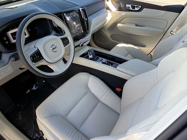 2025 Volvo XC60 Plus - Photo 19