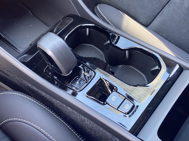 2026 Volvo XC40 Ultra - Photo 23