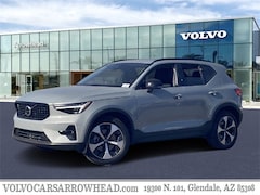 2025 Volvo XC40 B5 Plus Dark Theme SUV