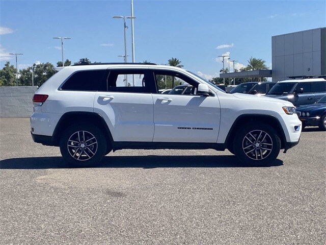 2021 Jeep Grand Cherokee Laredo X photo 3