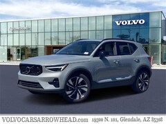 2025 Volvo XC40 B5 Plus Dark Theme SUV