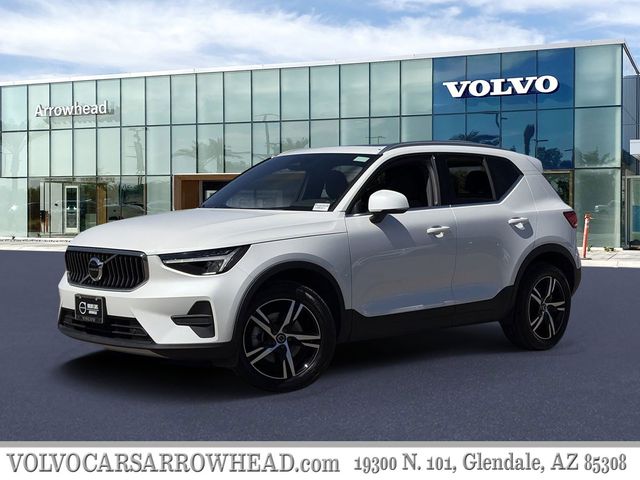 2025 Volvo XC40 Core