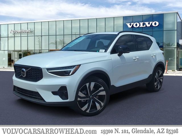 2026 Volvo XC40 SUV 