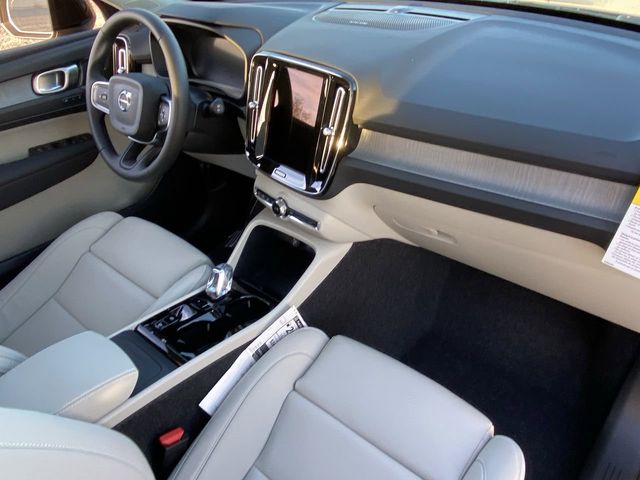 2026 Volvo XC40 Ultra - Photo 13