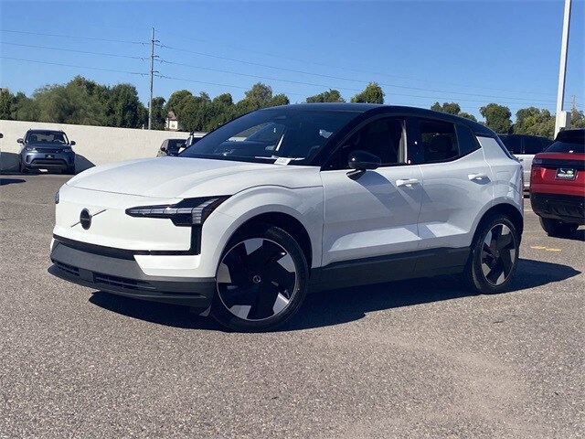 2026 Volvo EX30 Plus photo 2