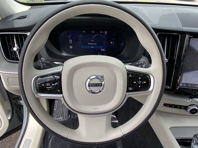 2025 Volvo XC60 Plus - Photo 21