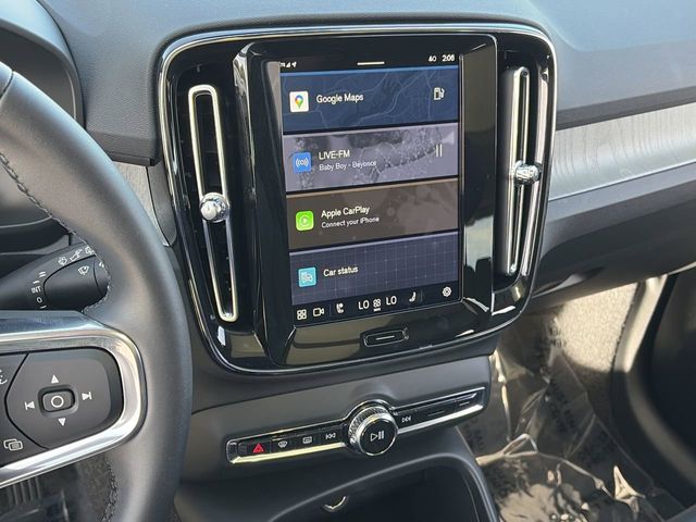 2025 Volvo XC40 Plus - Photo 22