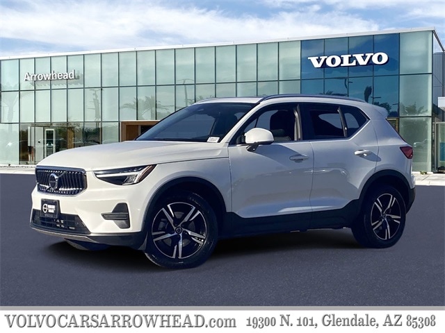 2025 Volvo XC40 Core