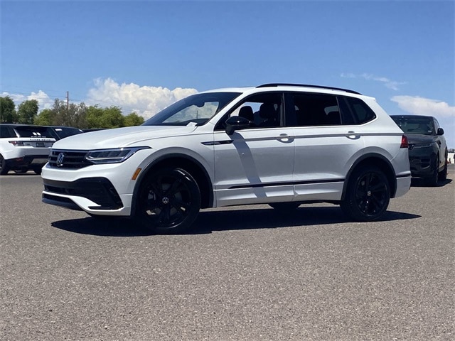 Used 2023 Volkswagen Tiguan SE R-LINE BLACK with VIN 3VVCB7AX5PM110272 for sale in Glendale, AZ