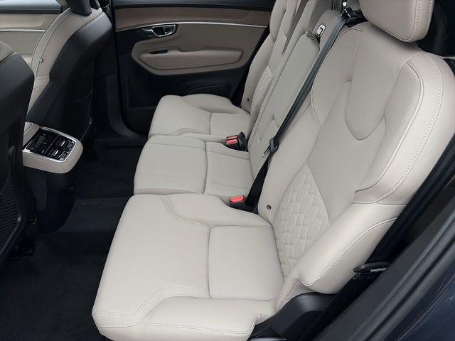 2026 Volvo XC90 Plus - Photo 18